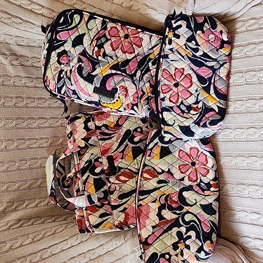 NWOT Vera Bradley matching 4-piece toiletry set